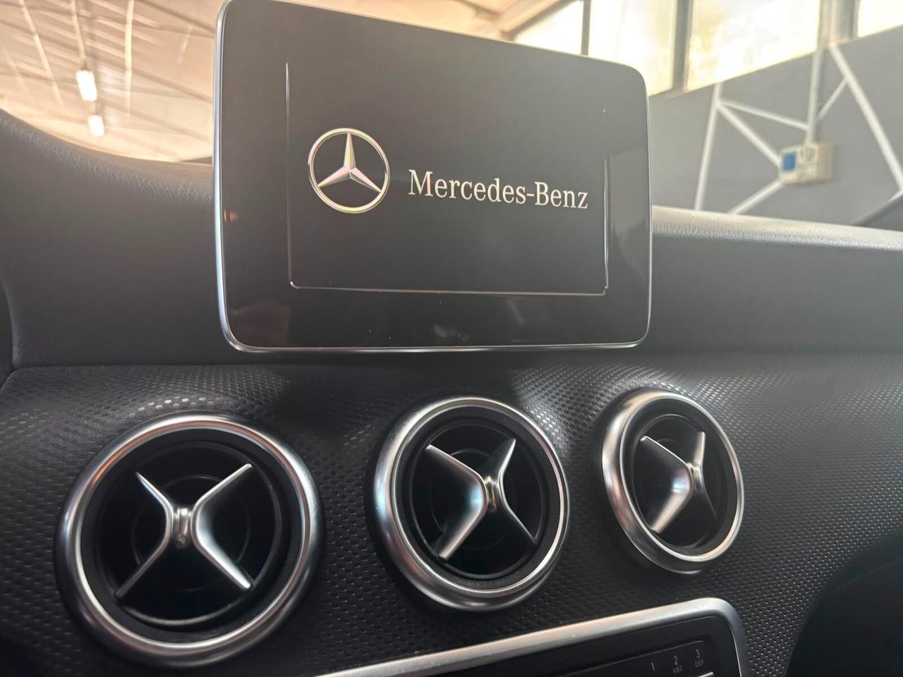 Mercedes-benz A 180 d Business