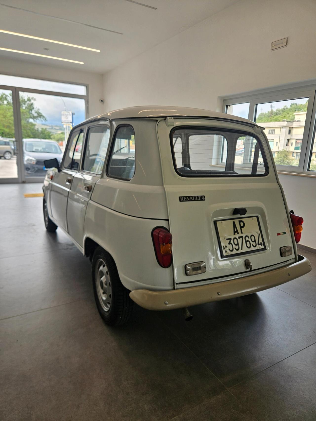 Renault R 4 950
