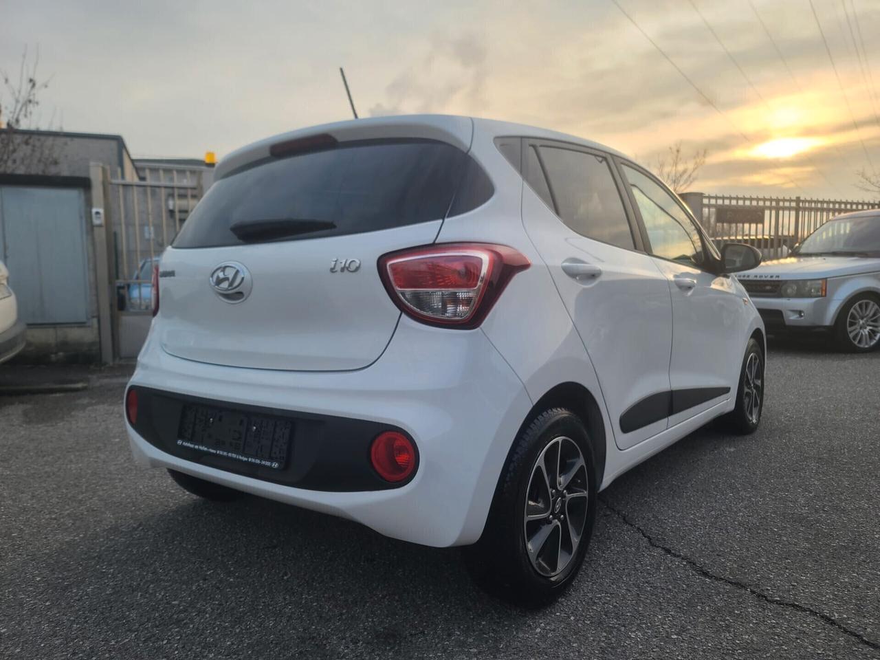 Hyundai i10 1.0 BENZ SOLO 20.000KM