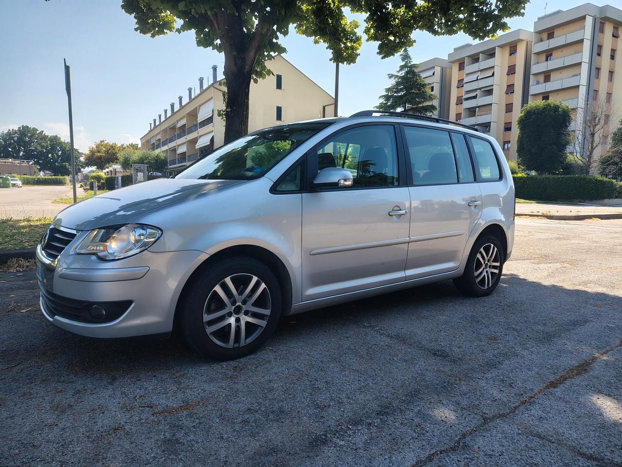 Volkswagen Touran 2.0 Highline METANO
