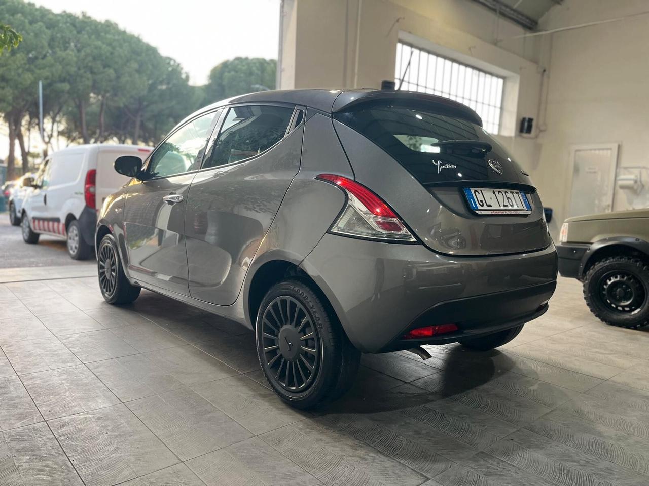 LANCIA YPSILON HYBRID 1.0 ECOCHIC *43MILAKM* *UNICOPRO*