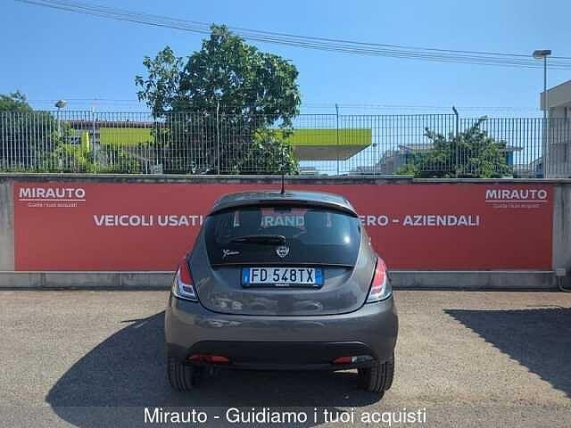 Lancia Ypsilon Ypsilon 1.2 69 CV 5 porte Silver