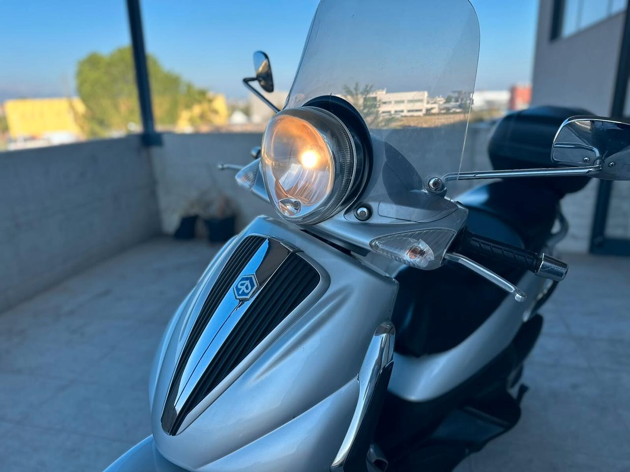 Piaggio Beverly 250
