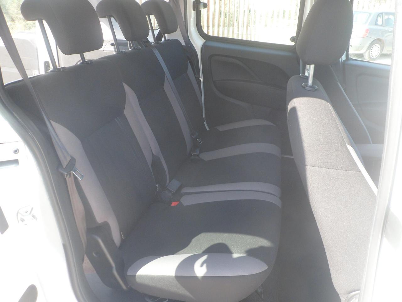 Fiat Doblo 5 posti autocarro