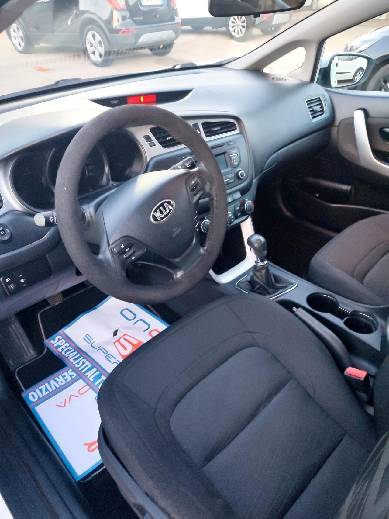 Kia Ceed Sportswagon cee'd 1.4 CVVT SW Cool con 149.000 Chilometri