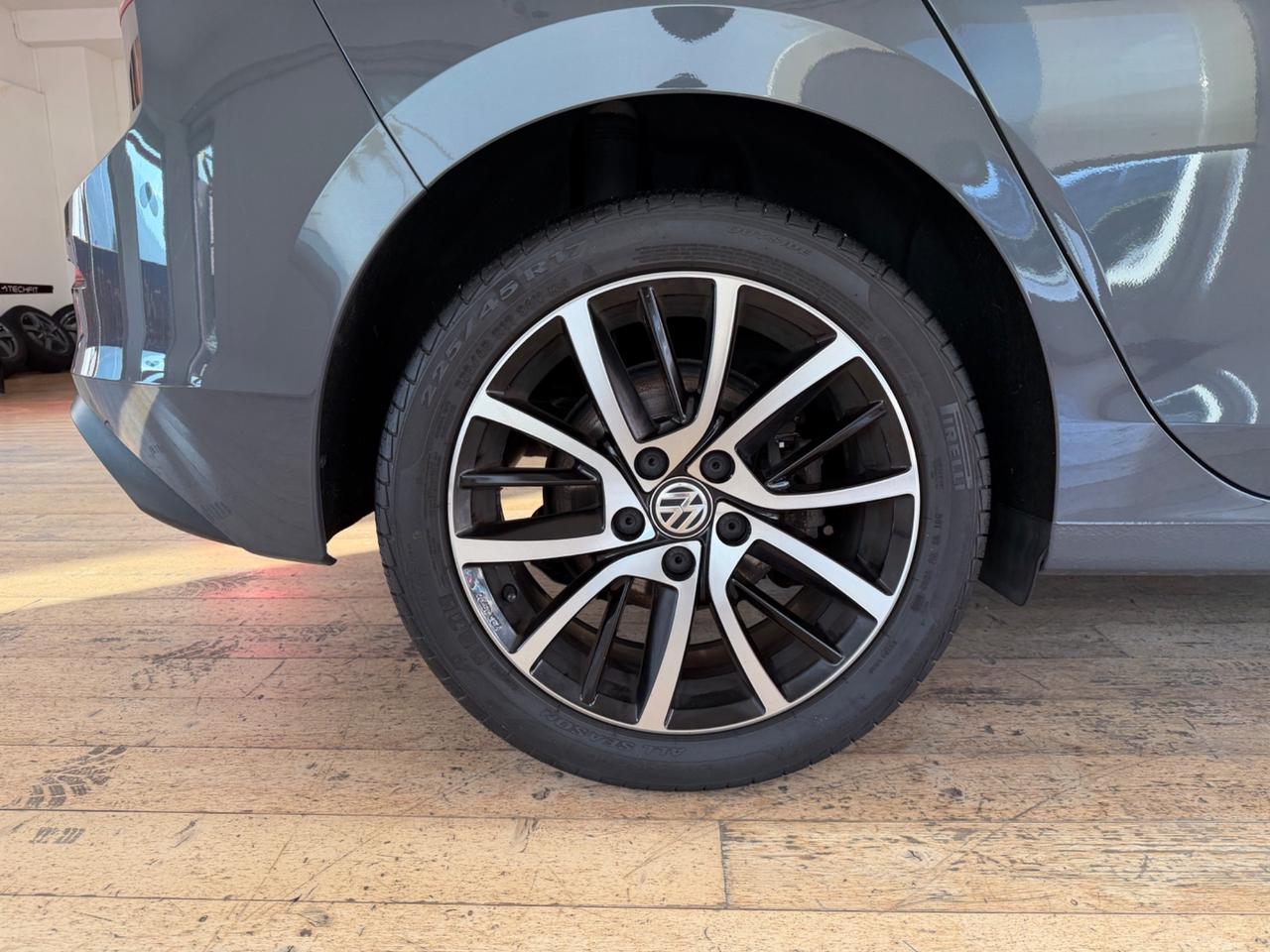 Volkswagen Golf 2.0 TDI DSG 5p. Sport BlueMotion Technology