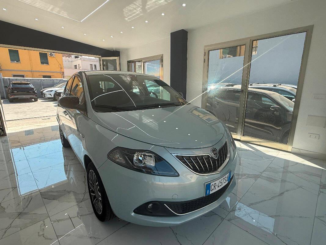 Lancia Ypsilon III LACIA YPSILON 1.0 firefly hybrid Gold s&s 70cv 5p.ti