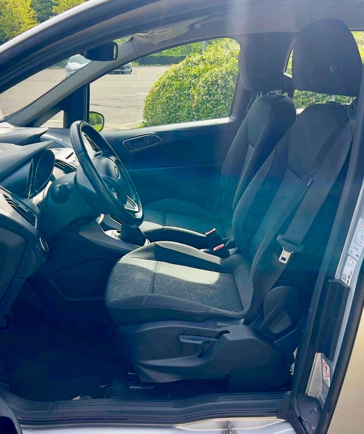 Ford B-Max 1.4 90 CV GPL Business Titanium