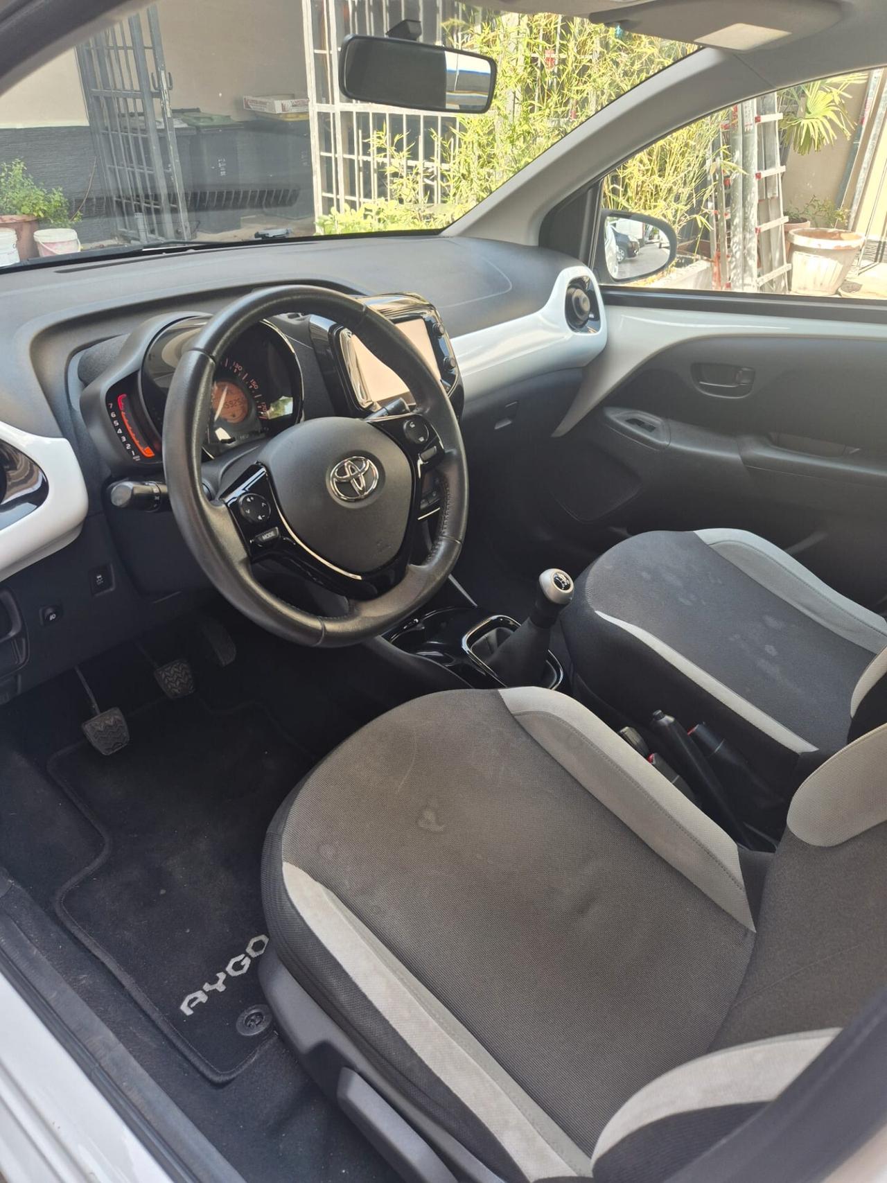 Toyota Aygo 1.0 VVT-i 69 CV 5 porte x-cool