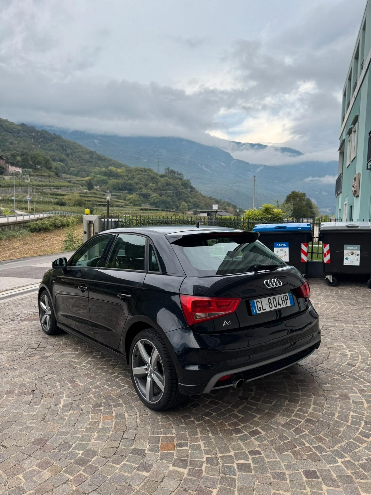 Audi A1 SLine 1.6tdi NEOPATENTATI 17"