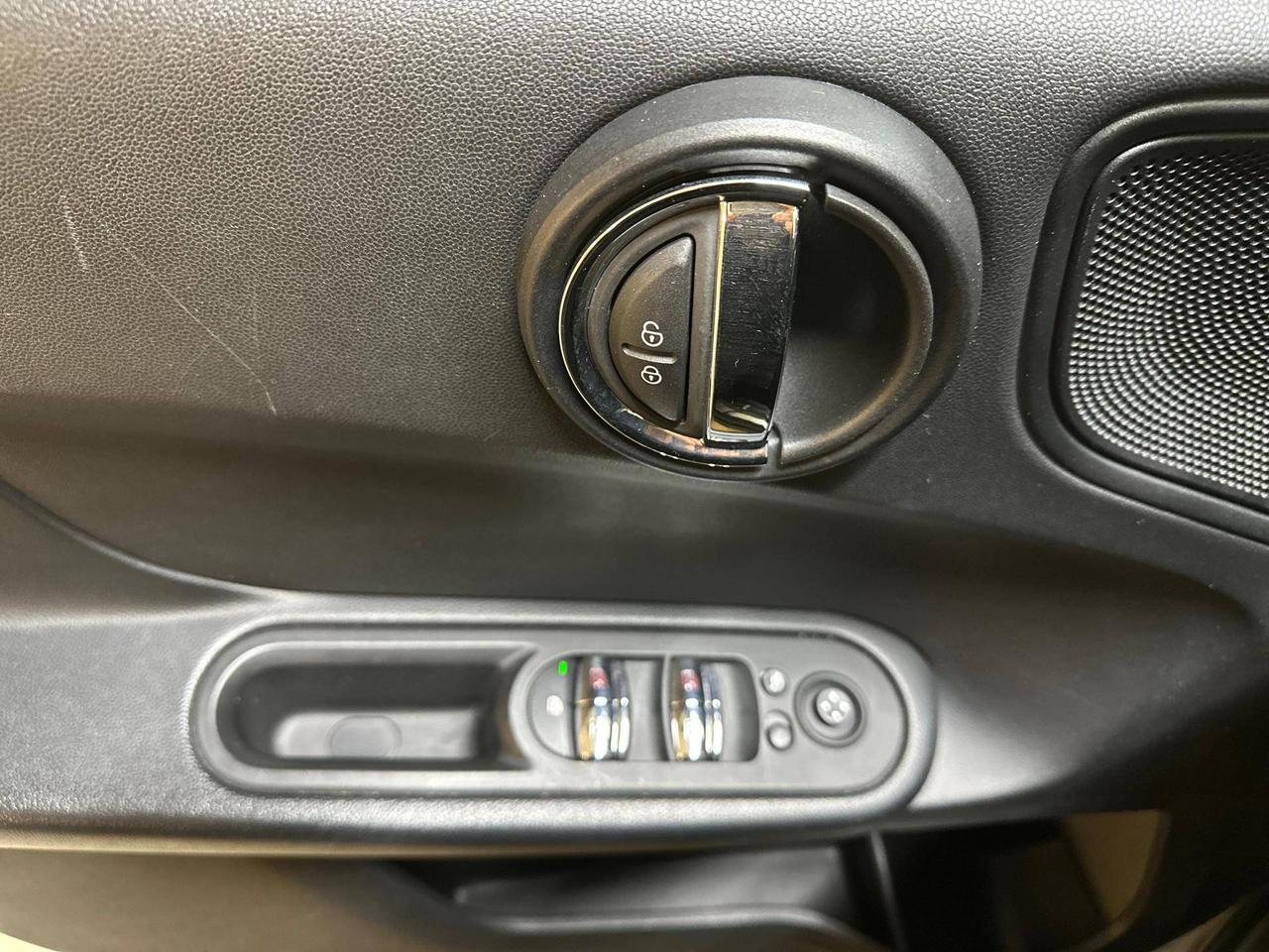 MINI Countryman One D Baker Street