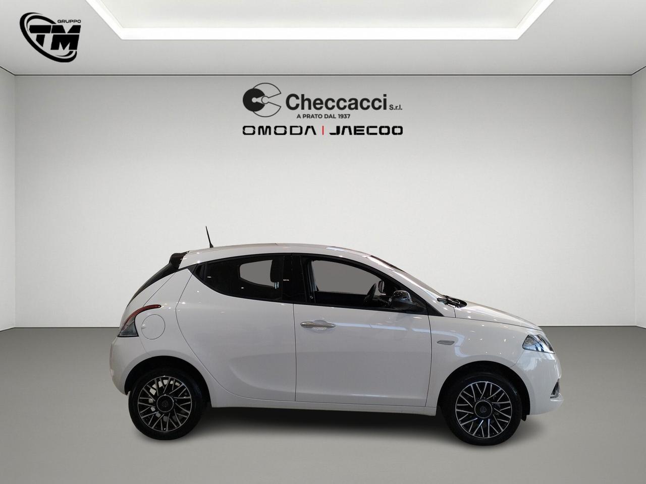 Lancia Ypsilon 1.0 firefly hybrid Gold *12.000 KM*