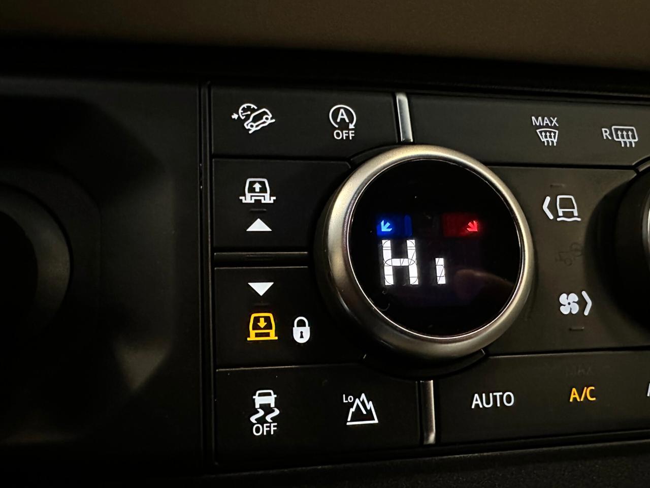 Land Rover Defender 110 3.0D I6 200 CV AWD Auto X-Dynamic SE GANCIO TRAINO