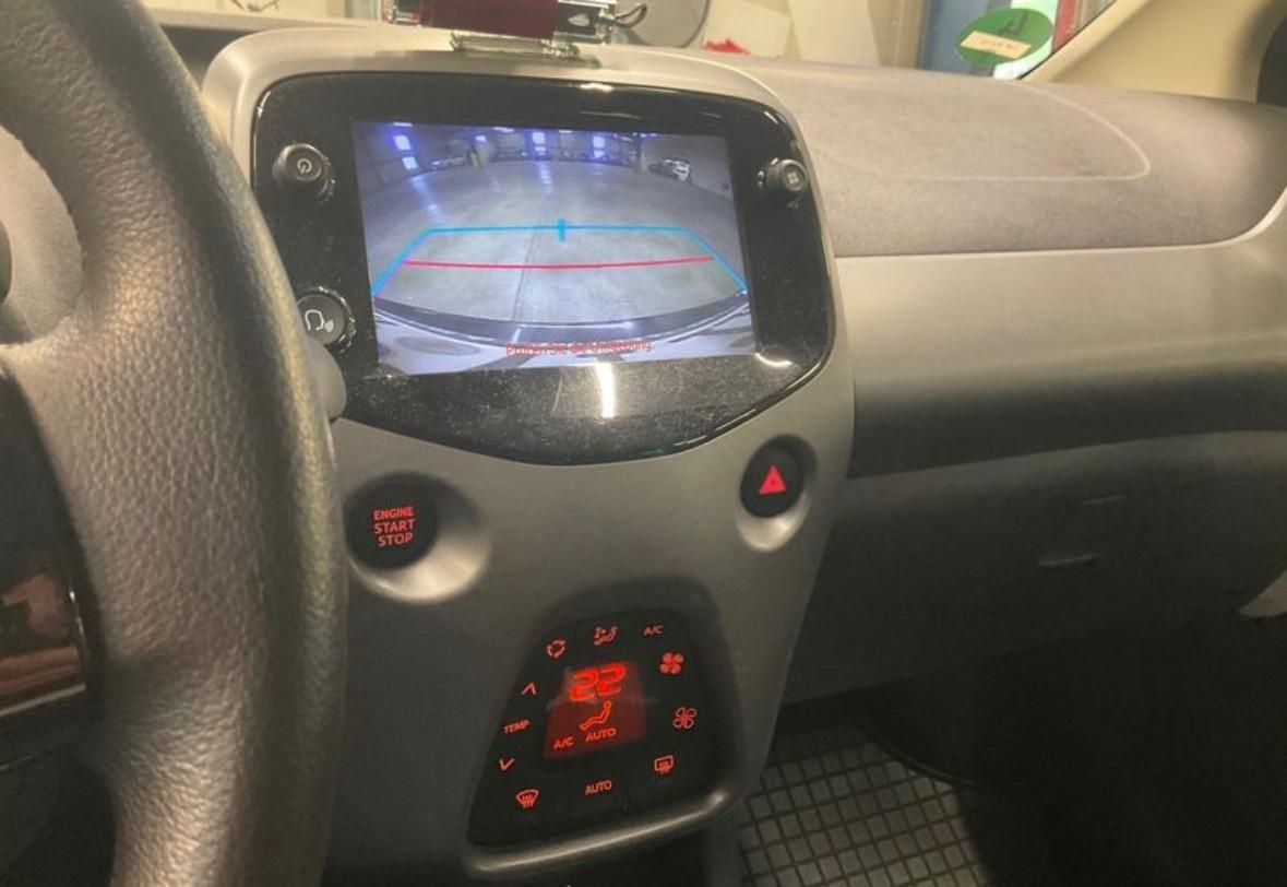 Toyota Aygo Connect 1.0 VVT-i 72 CV 5 porte x-clusiv MMT