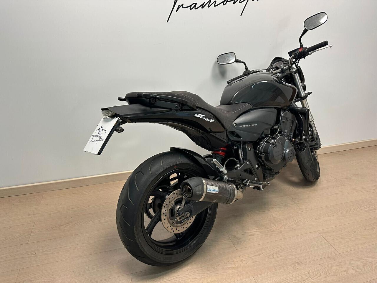 HONDA HORNET 600 SCARICO LEOVINCE DA 99€ AL MESE