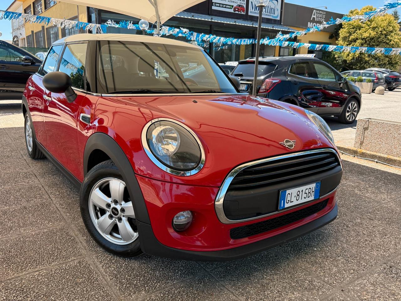 "UNA CHICCA" Mini 1.5 One D Hype