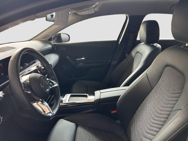 MERCEDES-BENZ A 180 A 180 d Automatic Advanced