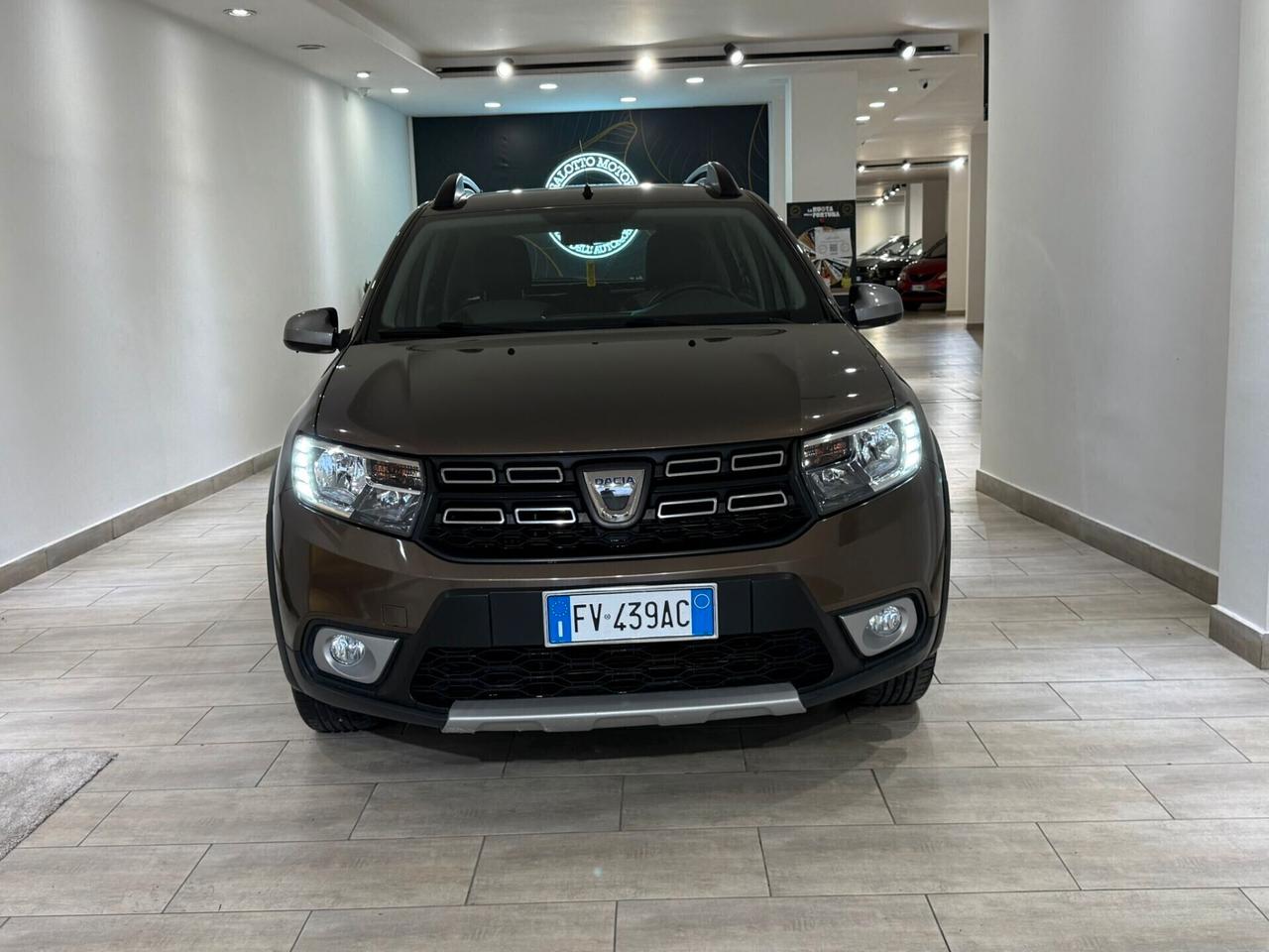 Dacia Sandero Stepway GPL 90cv SOLI 127.000 KM NEOPATENTATI