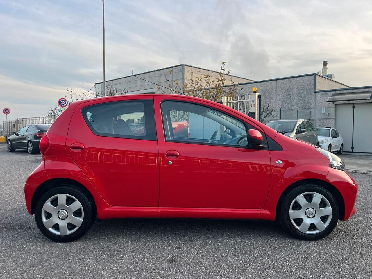 Toyota Aygo 1.0 BENZ SOLO 29.000 KM