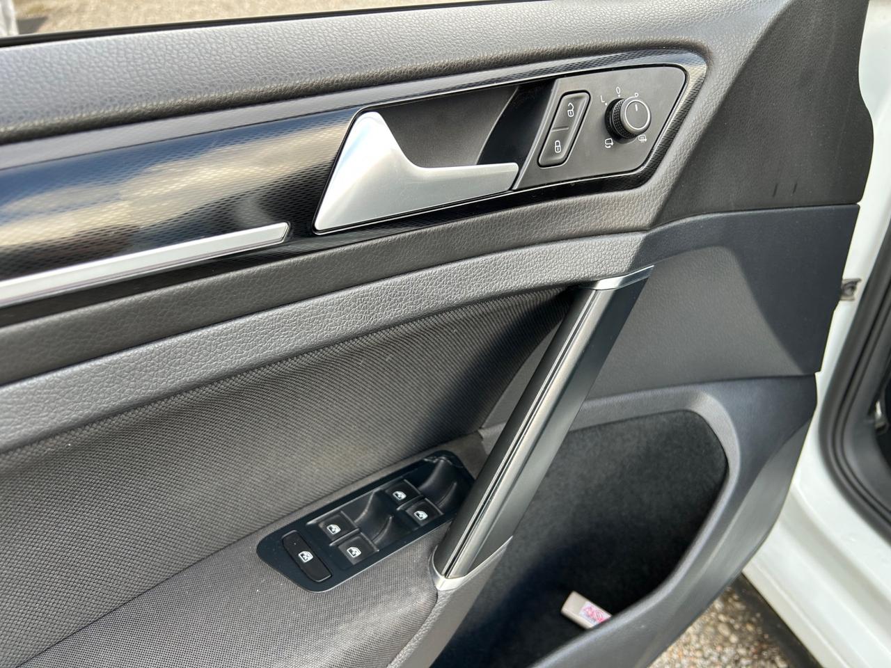 Volkswagen Golf GTI Performance 2.0 TSI DSG 5p. 300cv