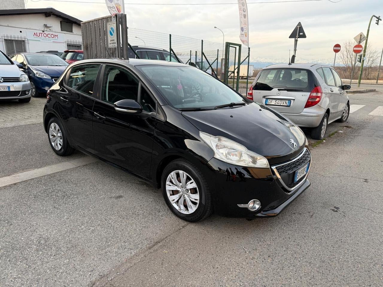 Peugeot 208 PureTech 82 5 porte Allure