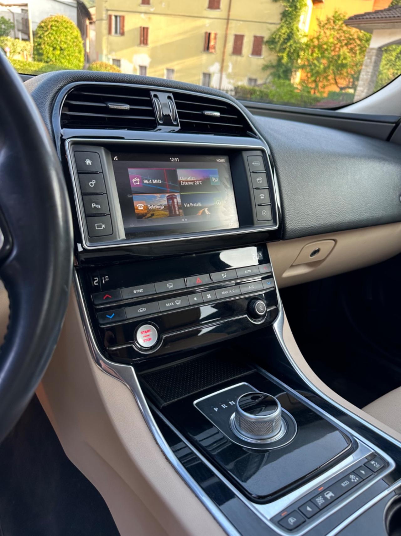 Jaguar XE 2.0 D PRESTIGE KMCERT UNICOPR