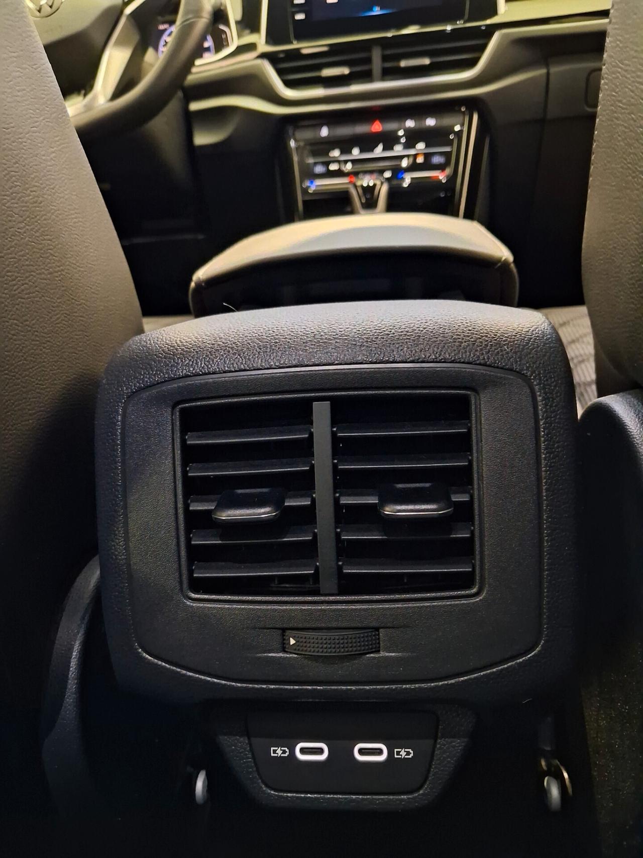 Volkswagen T-Roc 2.0 TDI SCR 150 CV DSG R-Line