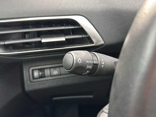 Peugeot 5008 BlueHDi 130 S&S EAT8 Allure Pack