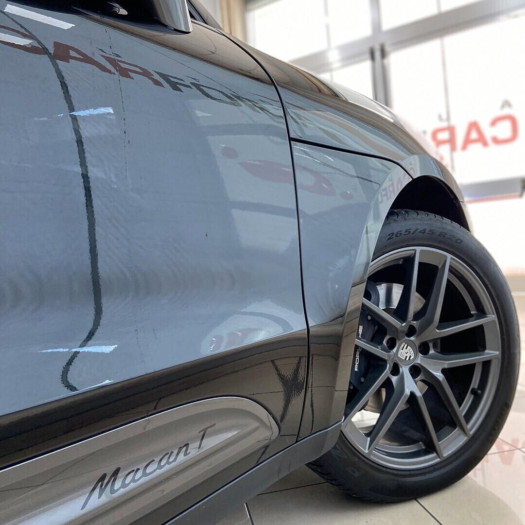 Porsche Macan T con tetto Apribile