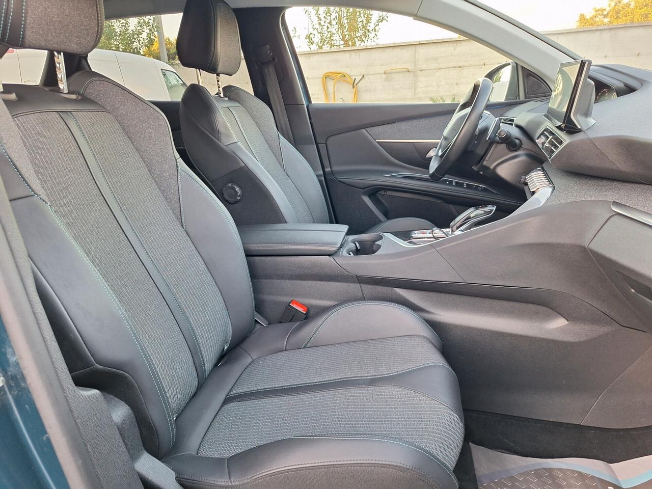 Peugeot 3008 BlueHDi 130 EAT8 Allure Pack Nav+Retrocam GARANZIA 2 ANNI