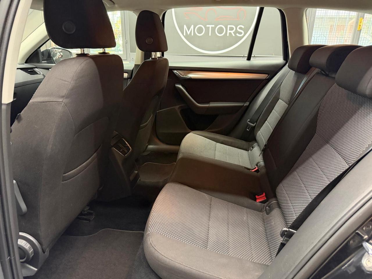 Skoda Octavia 1.6 TDI CR 110 CV DSG Wagon Style