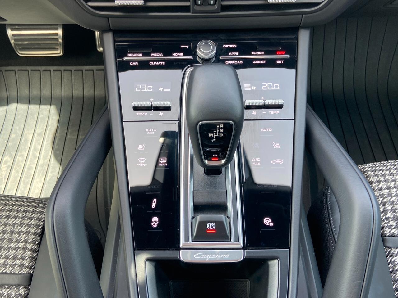 Porsche Cayenne Coupe 4.0 GTS tiptronic