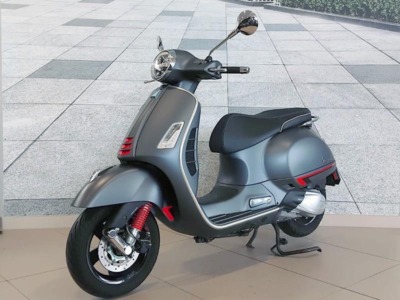 Piaggio Vespa GTS 300 Supersport HPE Abs