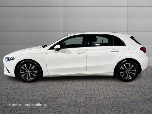 MERCEDES-BENZ A 180 d Automatic Business