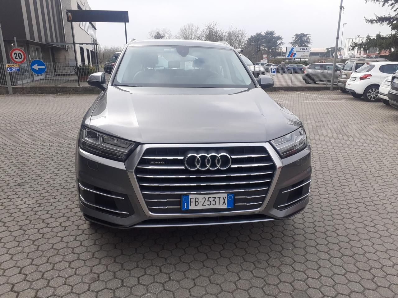 Audi Q7 3.0 TDI 272 CV quattro tiptronic Business Plus 7 POSTI