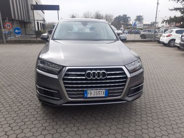 Audi Q7 3.0 TDI 272 CV quattro tiptronic Business Plus 7 POSTI