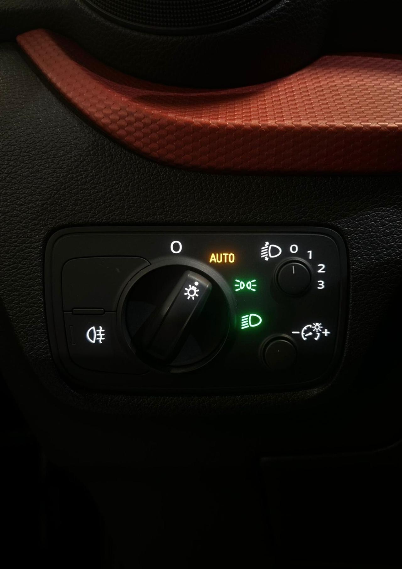 Audi Q2 30 TDI S tronic Identity Black