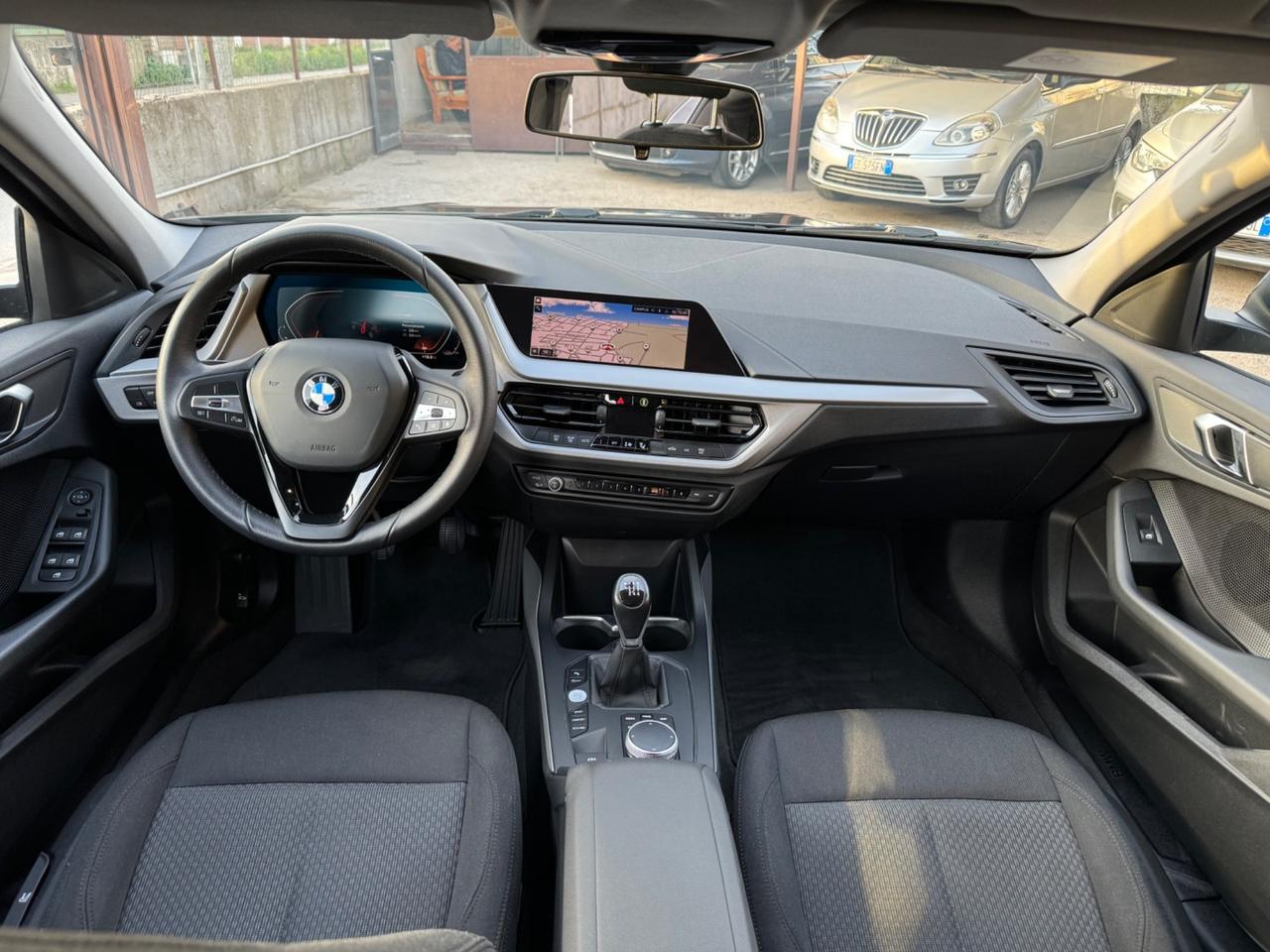 Bmw 116 116d 5p. Advantage