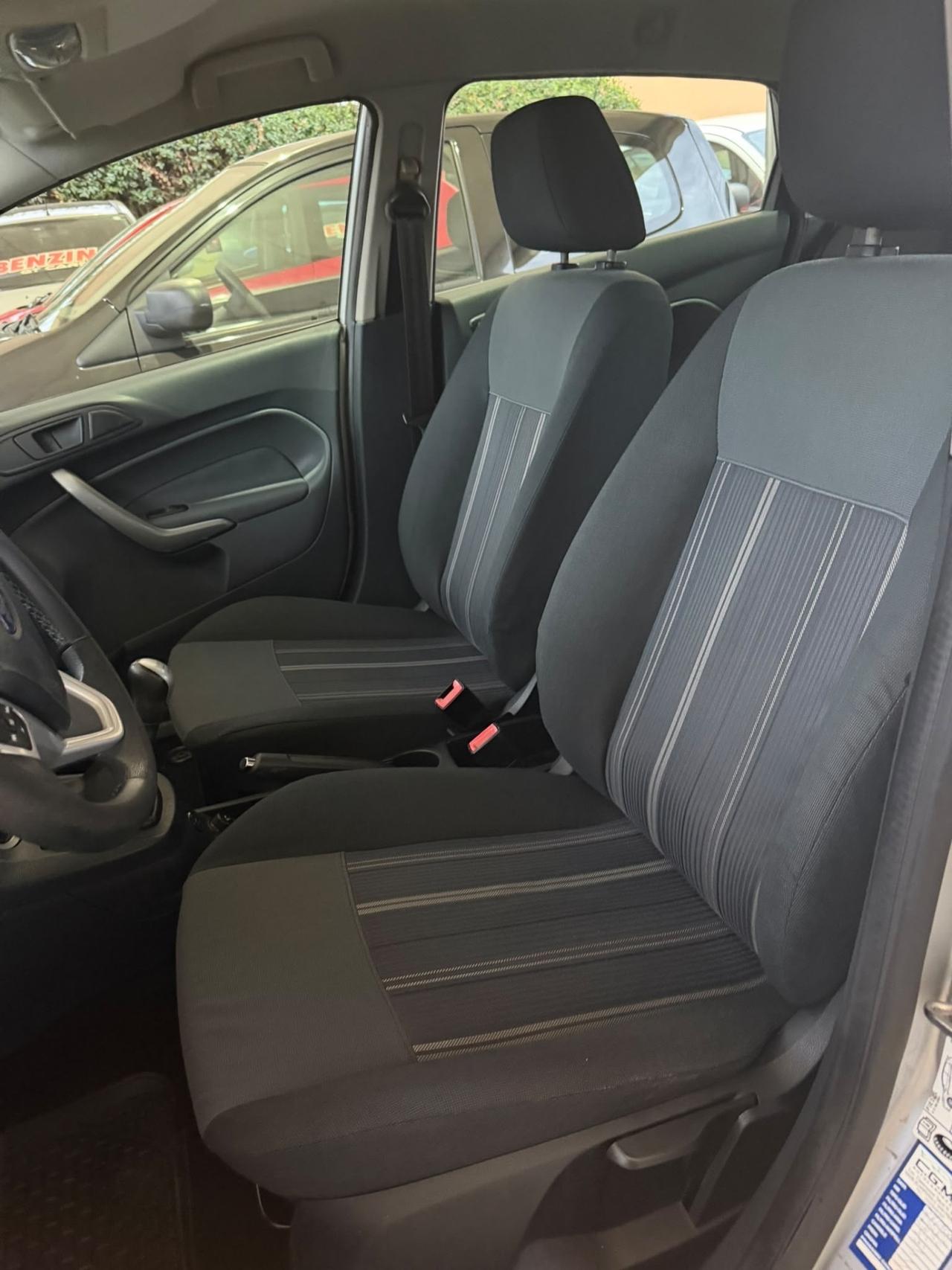 Ford Fiesta 1.4 5 porte Bz.- GPL Titanium
