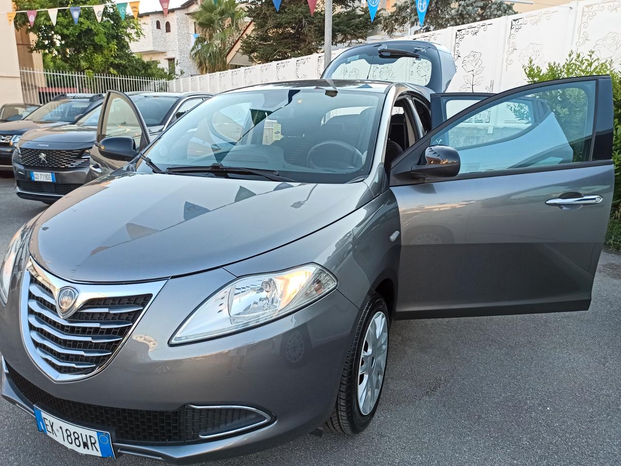 Lancia Ypsilon 1.2 69 CV 5 porte S&S Gold
