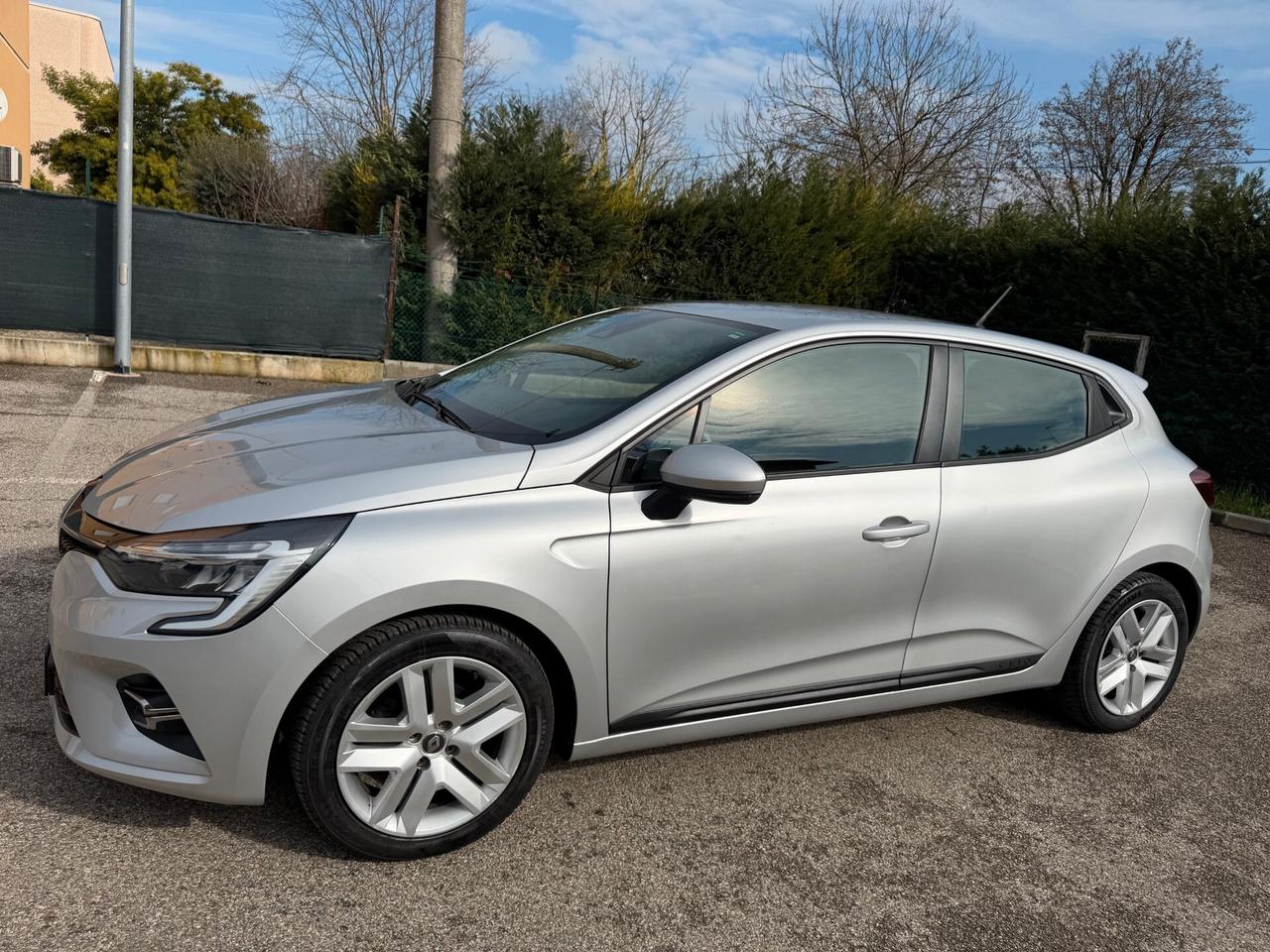 Renault Clio 1.0 tce - NEOP. - NAV. - 12 MESI DI GARANZIA -