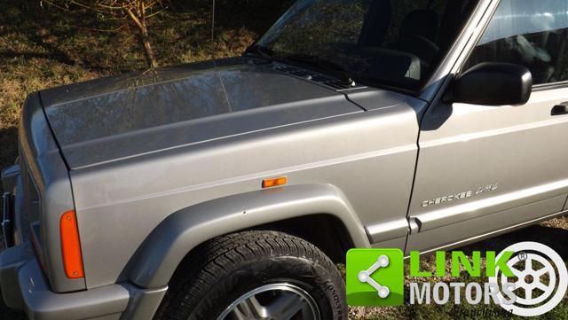 JEEP Cherokee Classic 2.5 TD 4 x4 ben tenuto