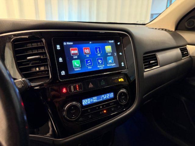 MITSUBISHI Outlander 2.2 DI-D 4WD Intense DAB+ Bluetooth