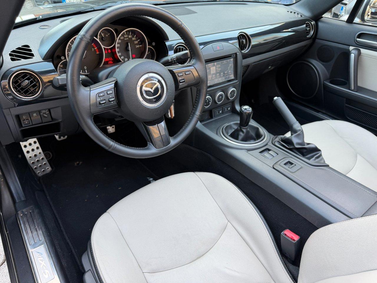 Mazda MX-5 Roadster Coupe 1.8 CABRIO Cult LIMITED SENDO!!! PELLE+LED+NAVI