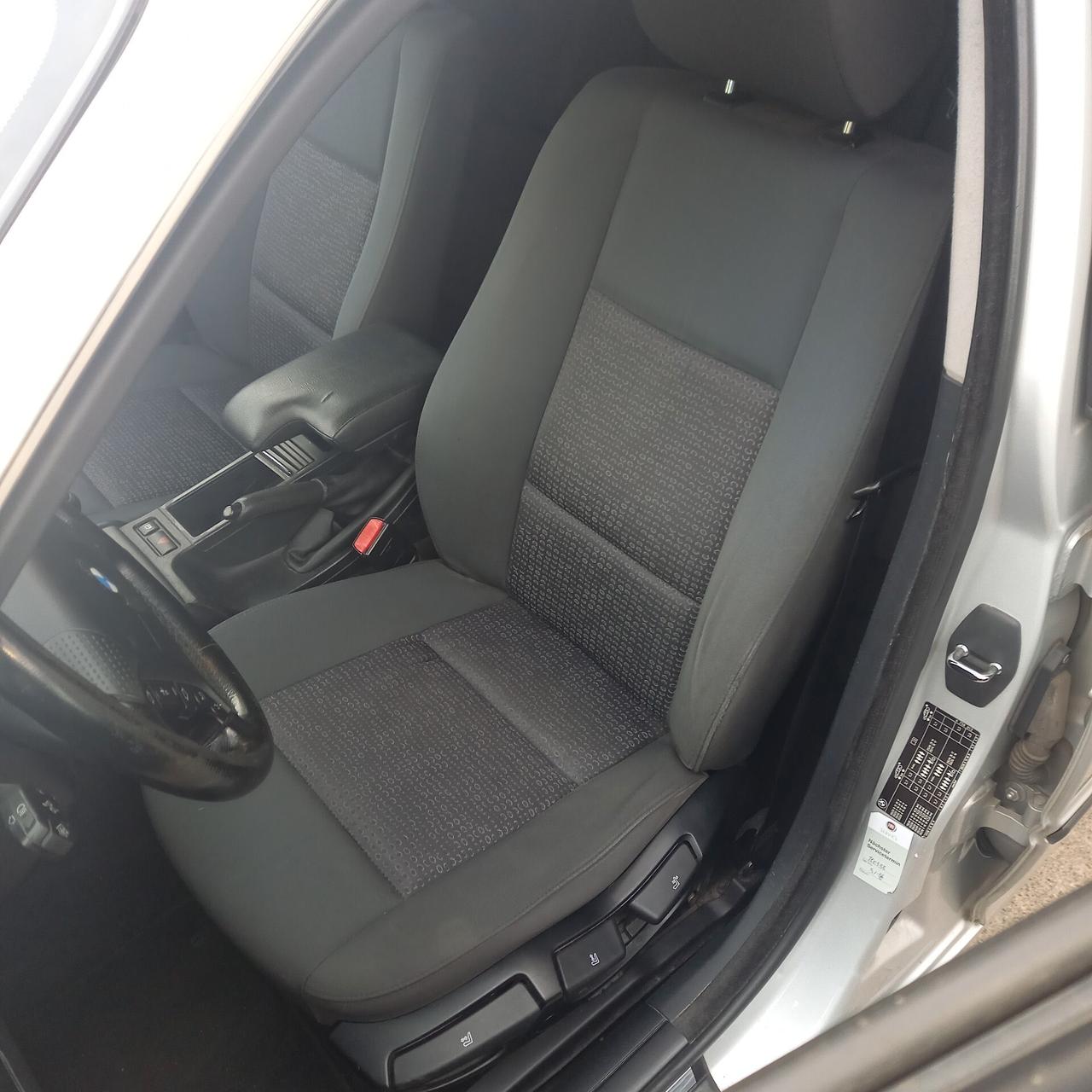 Bmw 320 320i (2.2) cat 4 porte Attiva