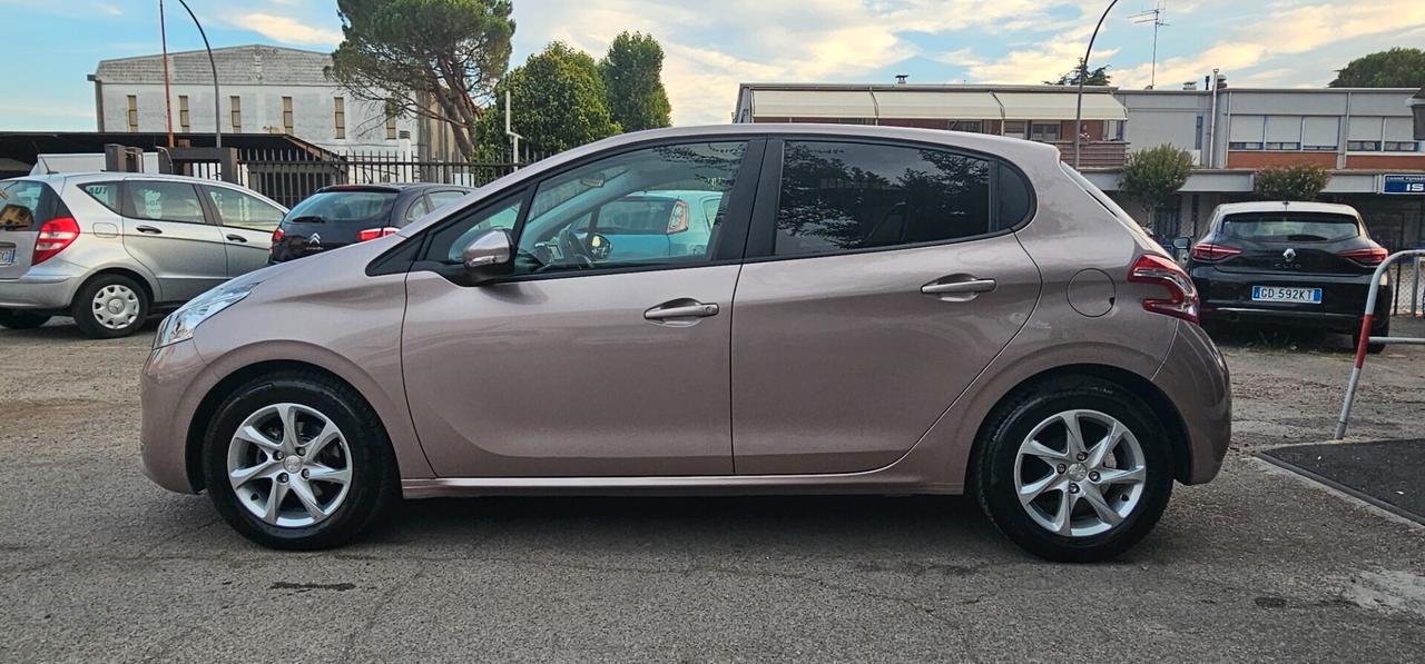 Peugeot 208 1.4 HDi 68 CV Allure solo 49000 Km