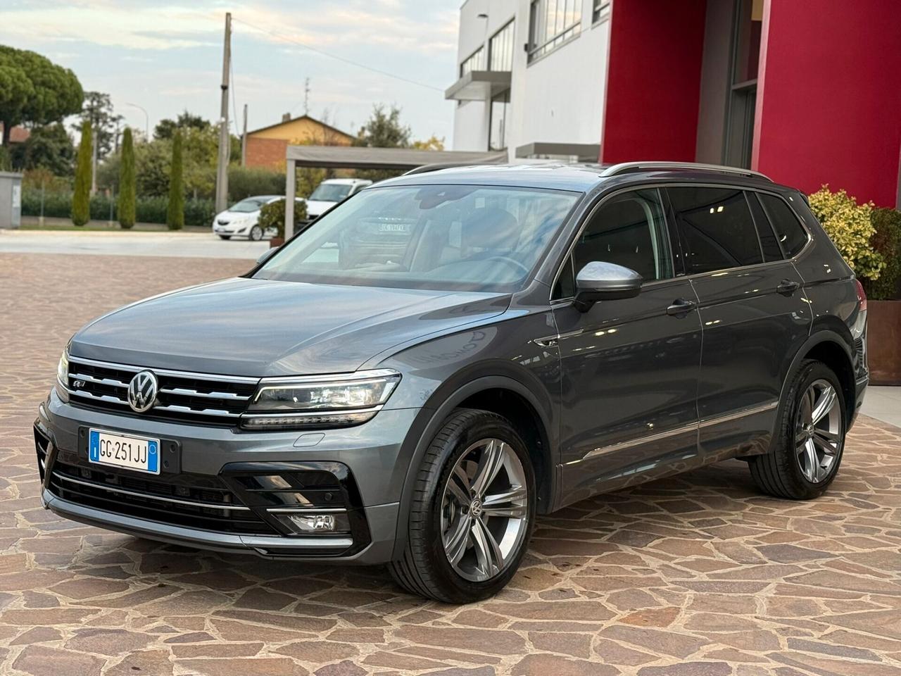 Volkswagen Tiguan Allspace R-Line 2.0 TDI 4Motion DSG 200 cv