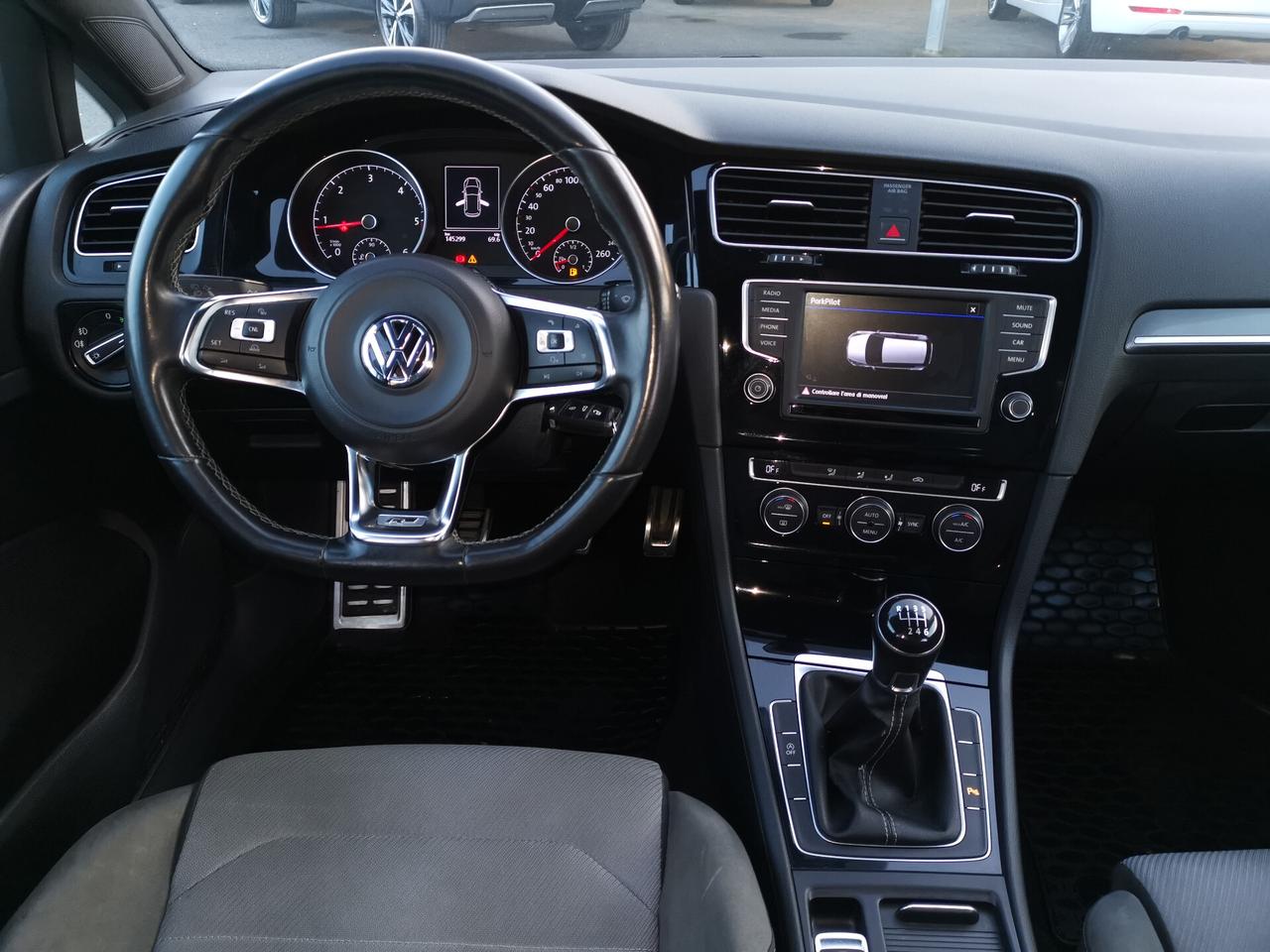 Volkswagen Golf 2.0 TDI 5p. R-Line