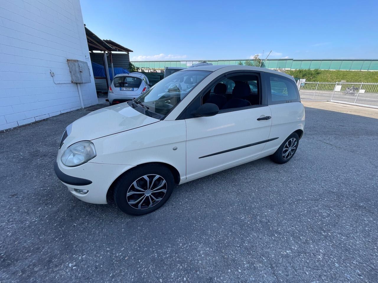 Lancia Ypsilon 1.2 Oro