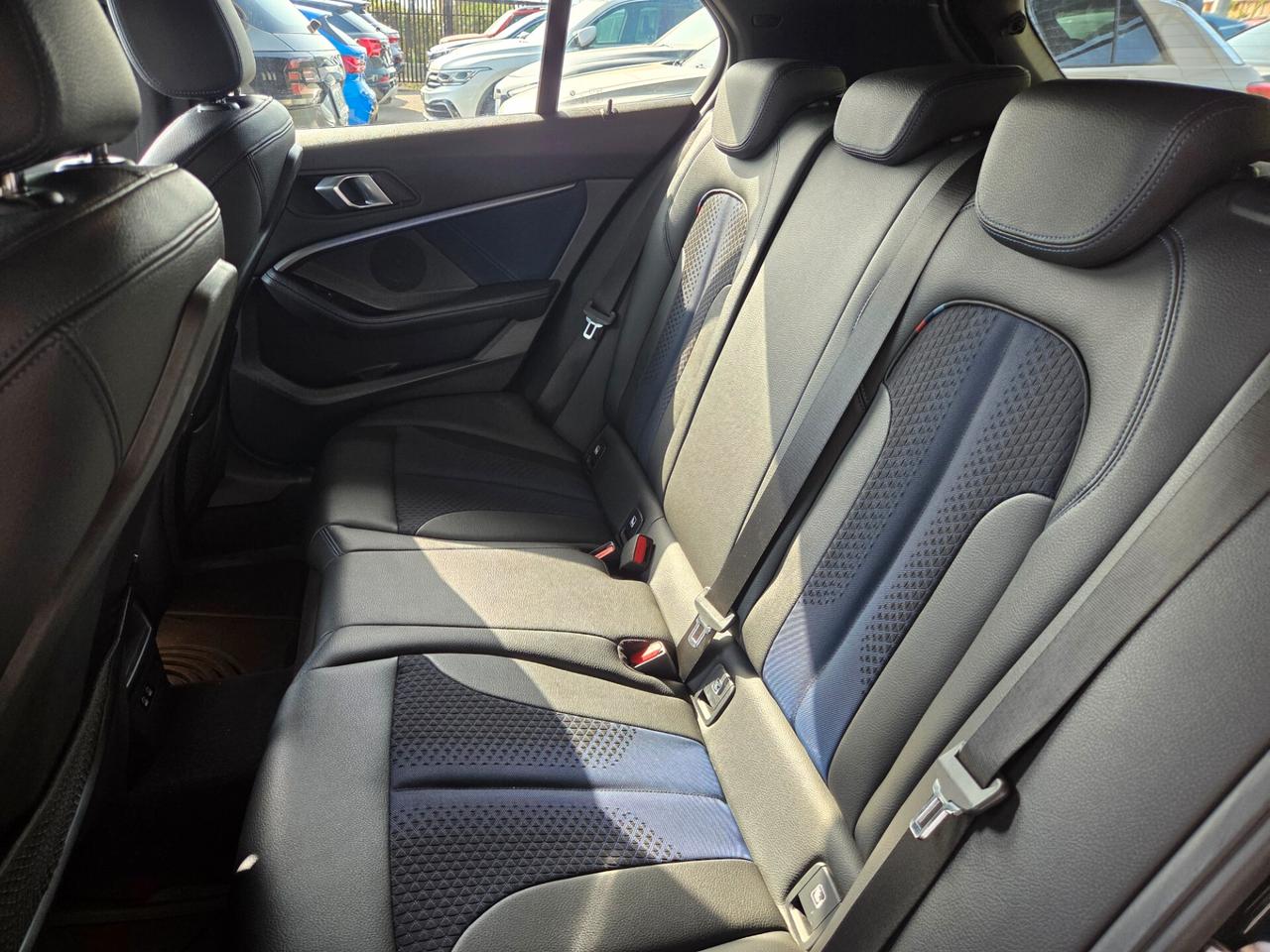 Bmw 116 116d 5p. Msport
